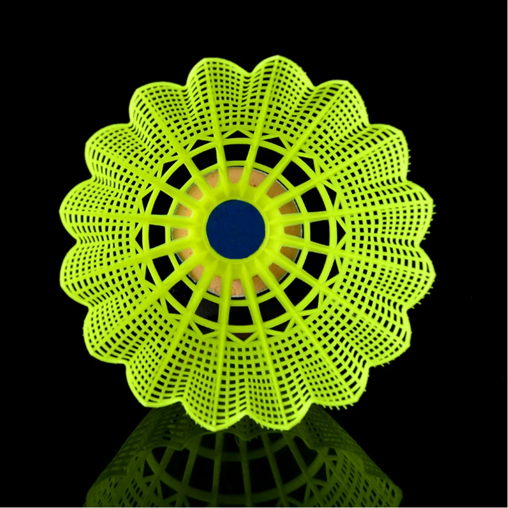 Высококачественный пенопластовый пластиковый Волан для бадминтона с перьями разных