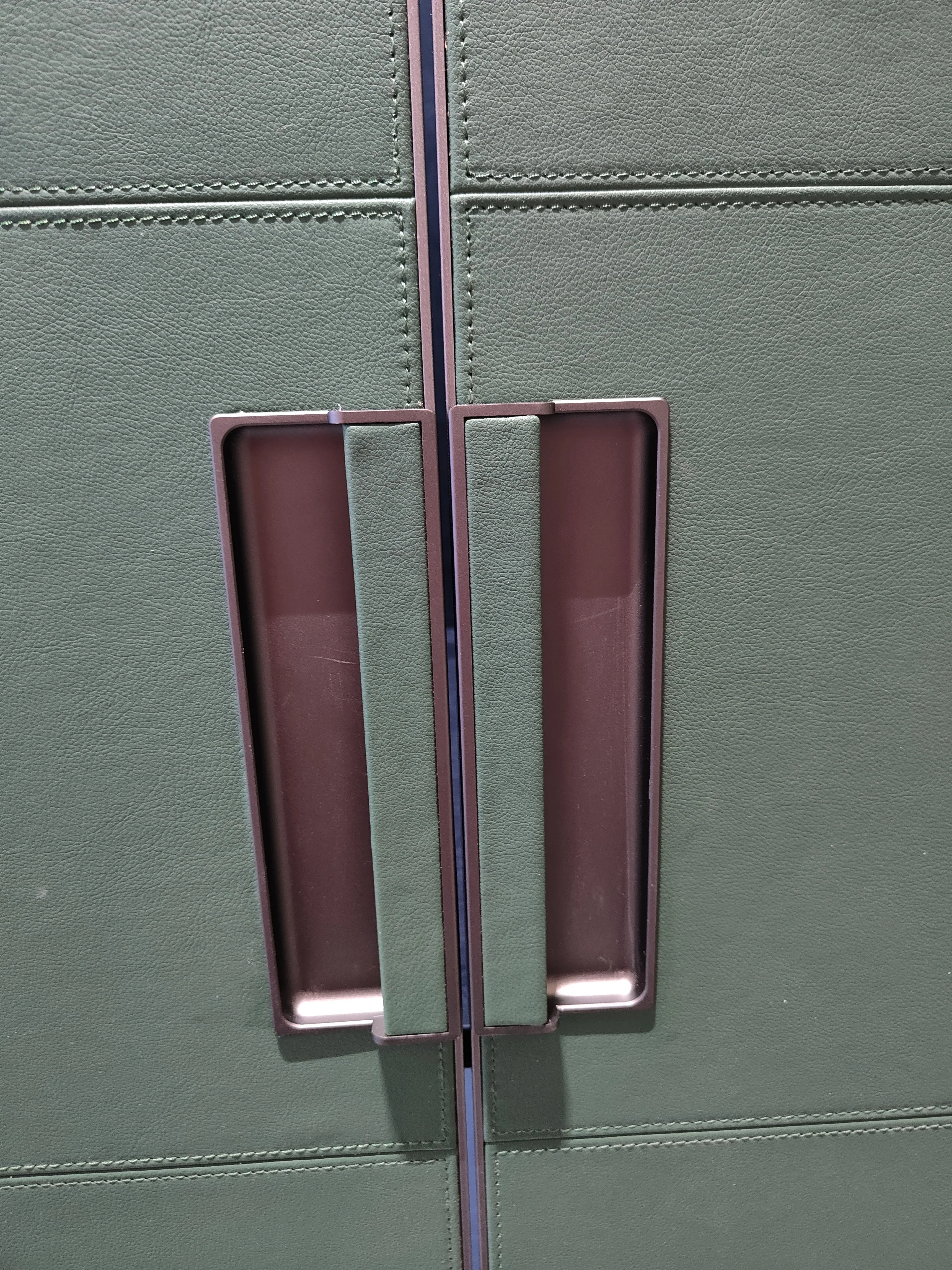 High Quality Bedroom Furniture Leather Oriented Strand Board Wardrobe Door