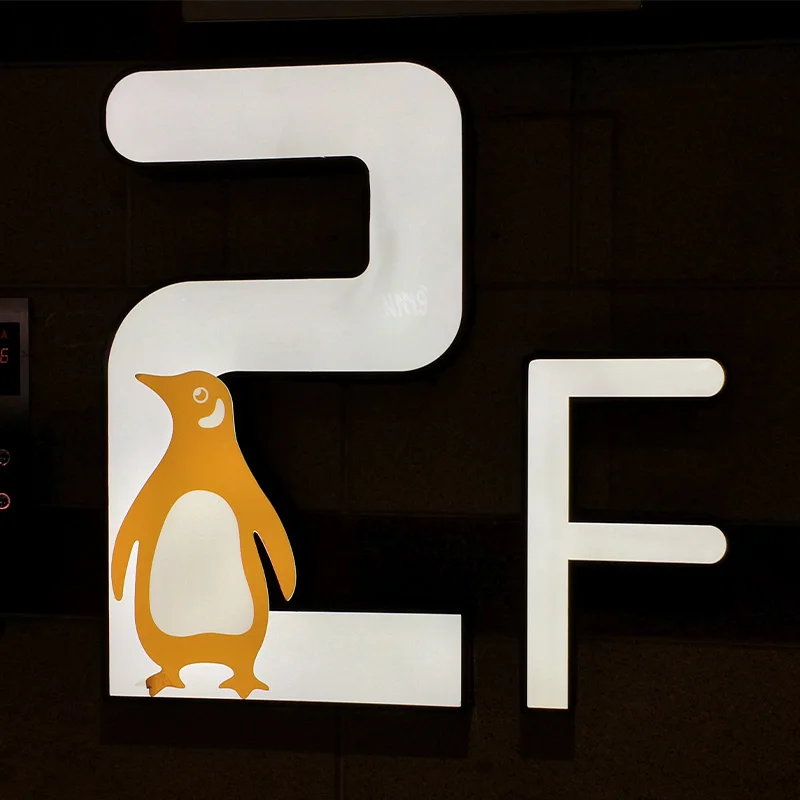 High Quality Alloyed Metal Alphabets Customized Metal Letters Character Shiny Silver Metal Letter Logo For Handbags Wholesale