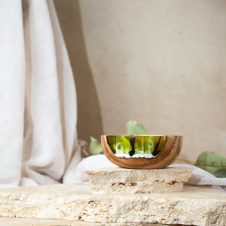 Маленькая чаша из эпоксидной