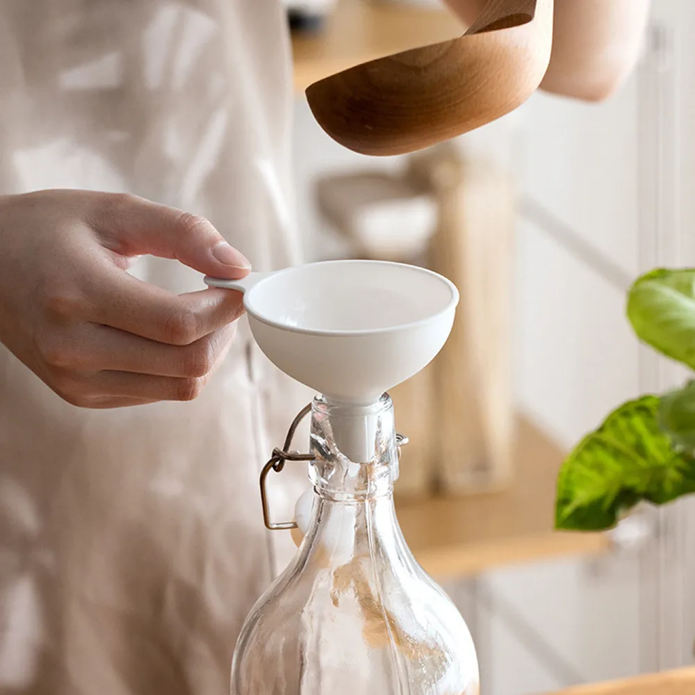 Kitchen funnel household plastic small caliber seasoning wine oil leakage separation tool funnel