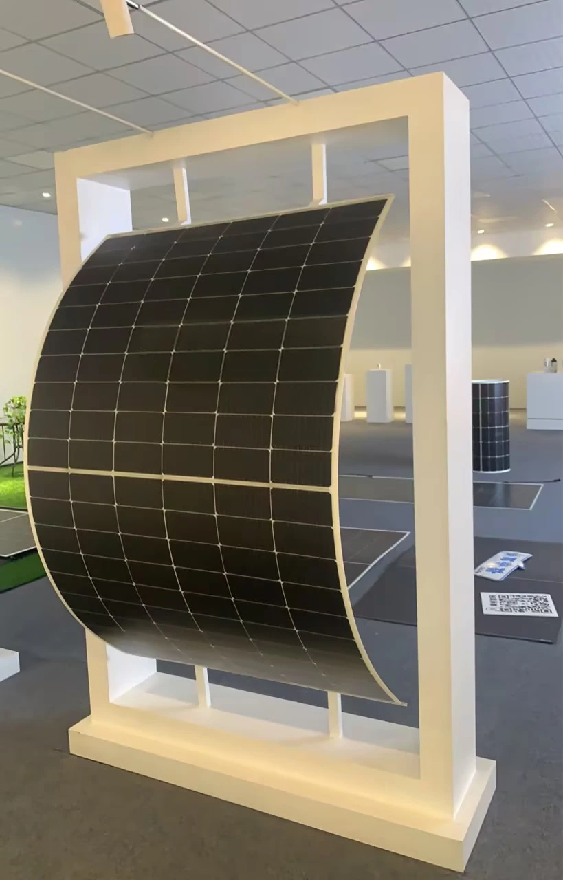 525 Вт 530 Гибкая солнечная панель Легкий PV модуль для домашнего использования Ультра черный жилой высокоэффективный TUV сертификация