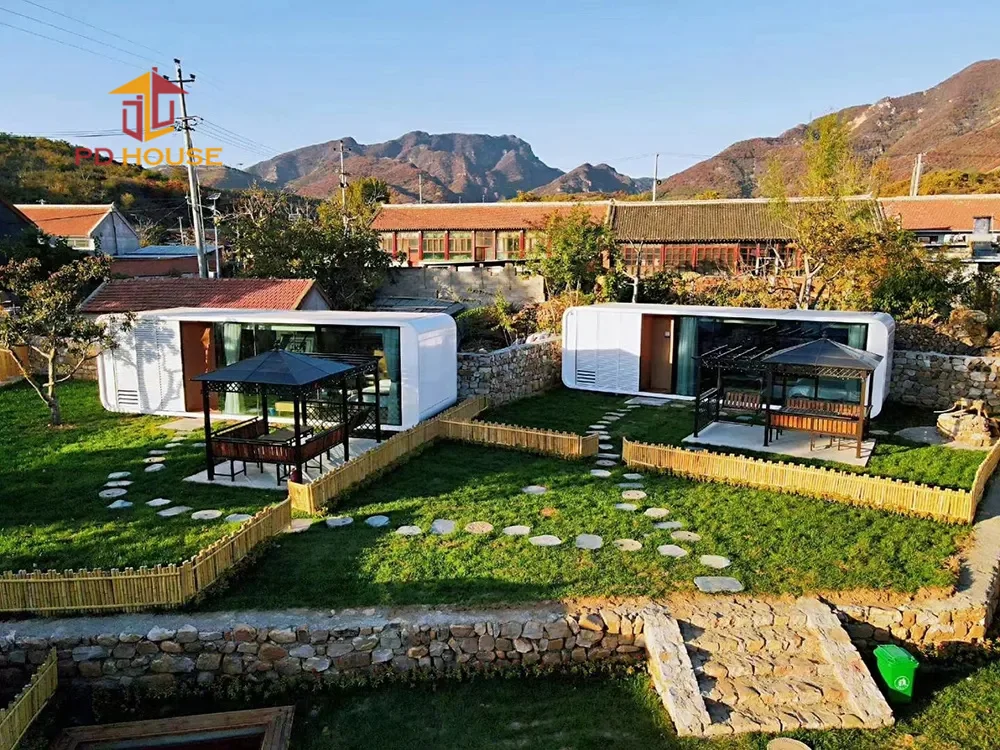 Outdoor fashion luxury mobile creative prefabricated container holiday home capsules starry sky sunshine activity board house