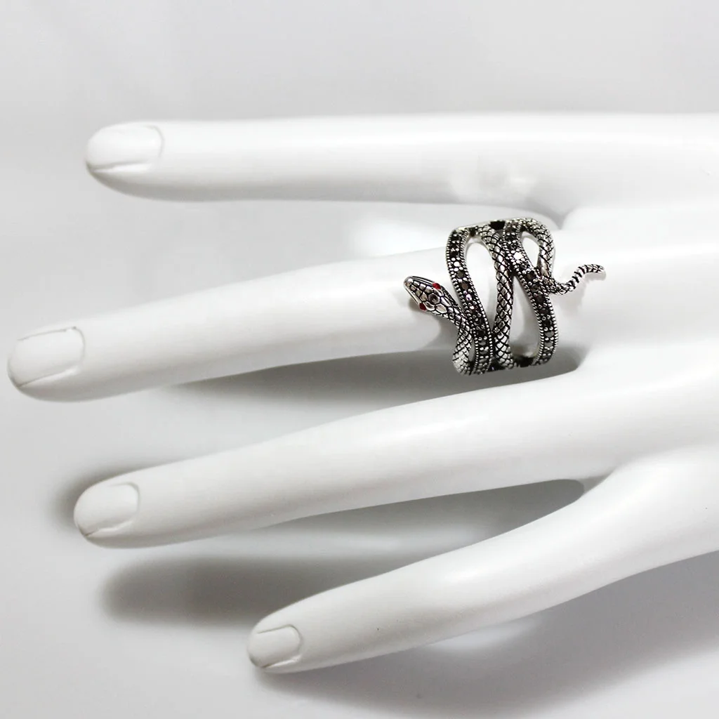 
Fashion Silver Plated copper Long Finger Rings Jewelry Snake with Black and Red diamonds 