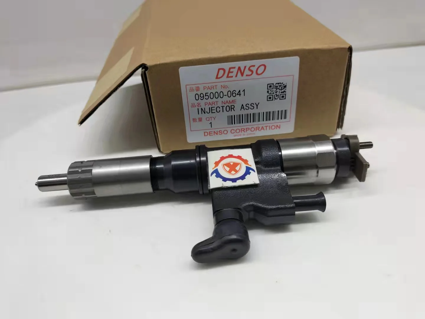 XUNPO EXCAVATOR PARTS 4HK1 6HK1 ENGINE PARTS 095000-0641 095000-0640 Common Rail Fuel Injector