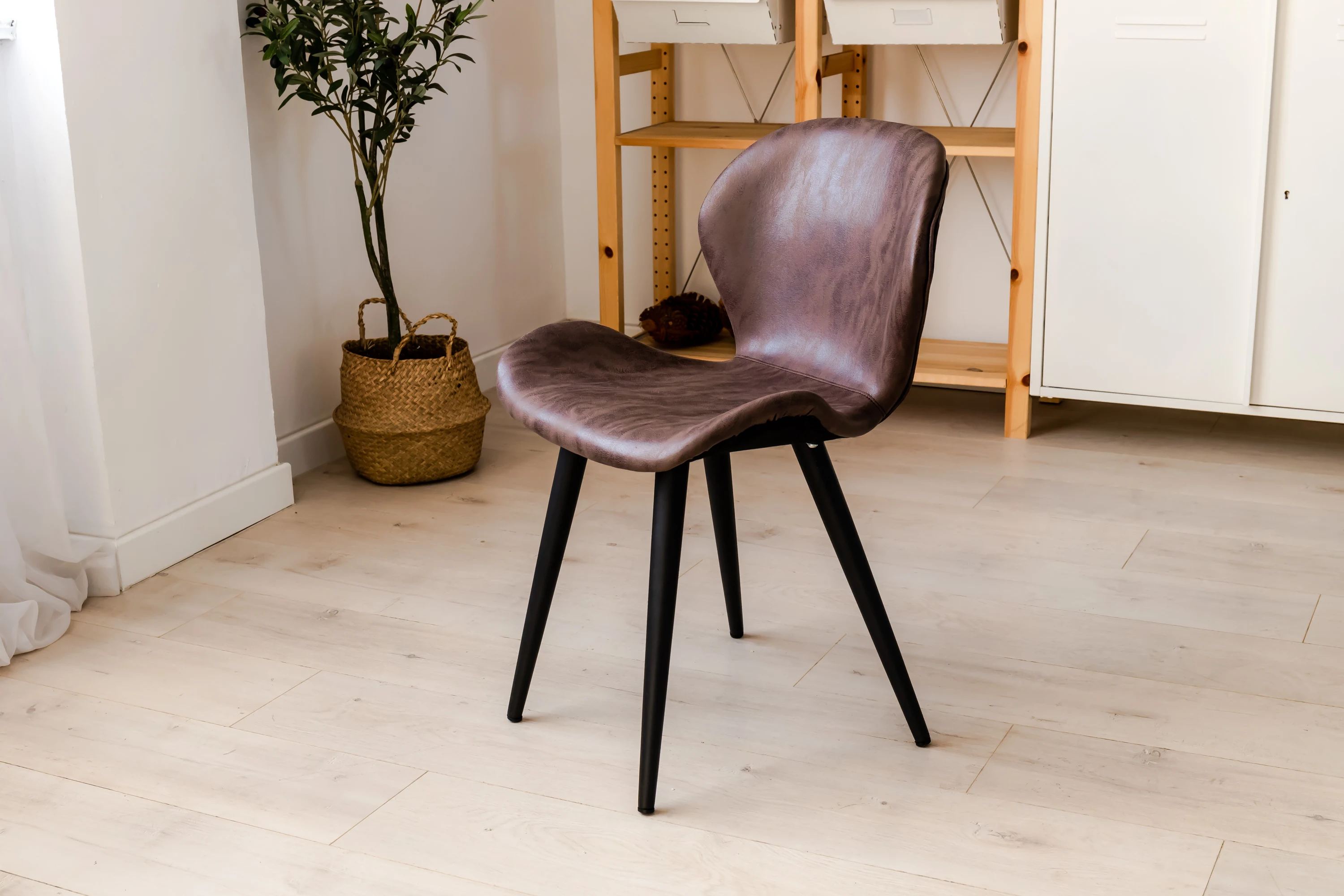 
Top Wholesale luxury dining room furniture multicolor dining chairs with durable legs 