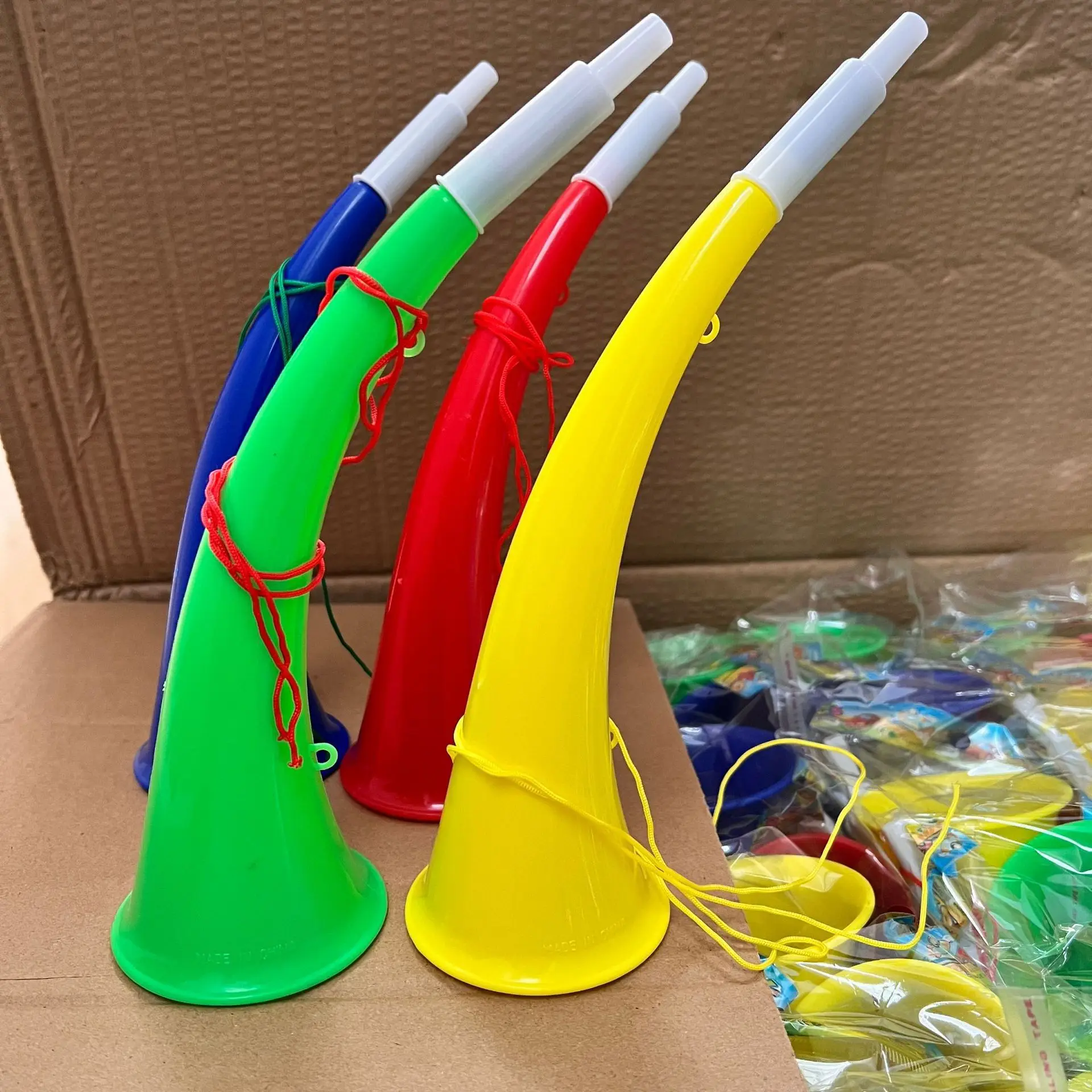 Promotional Cheap Price Colorful Advertising Bulk Curved Loud Football Fan Horn Plastic Vuvuzela with Custom Logo