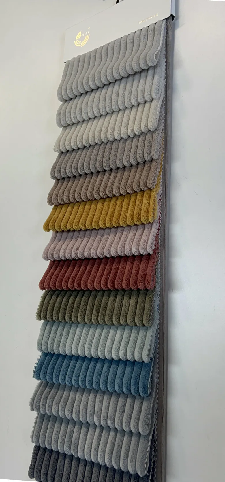 Полосатая бархатная ткань для дивана