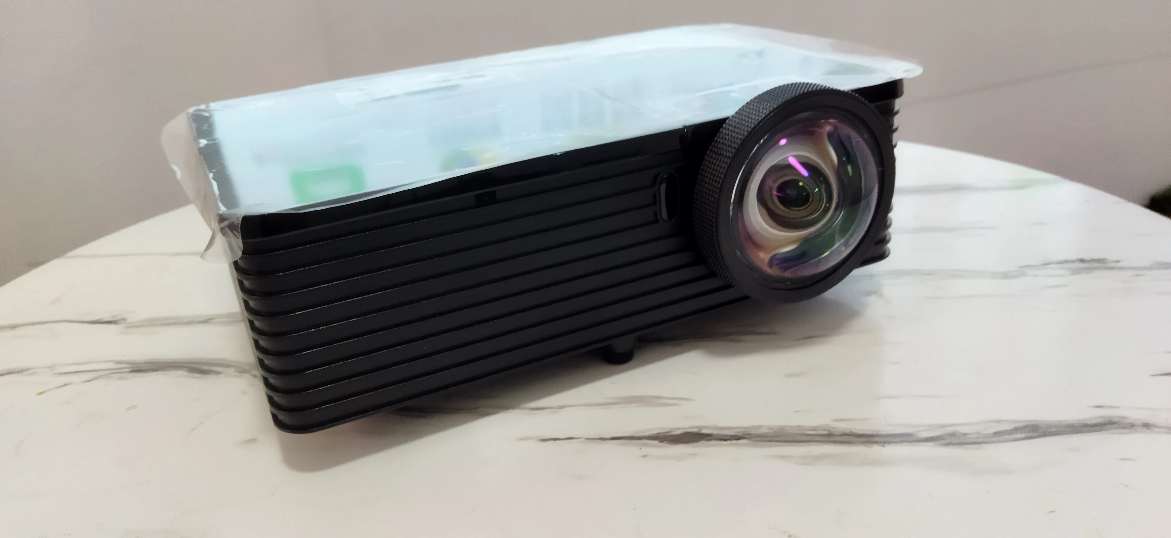 DLP  SHORT THROW PROJECTOR