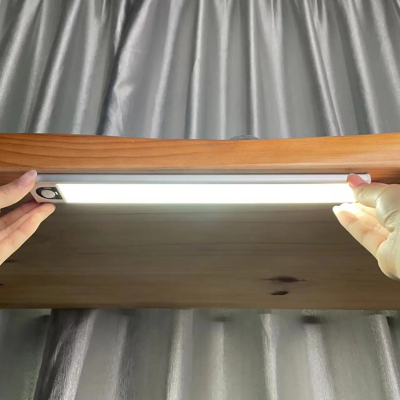 Intelligent sensor closet strip light Indoor USB rechargeable wireless stair night led motion Sensor Light