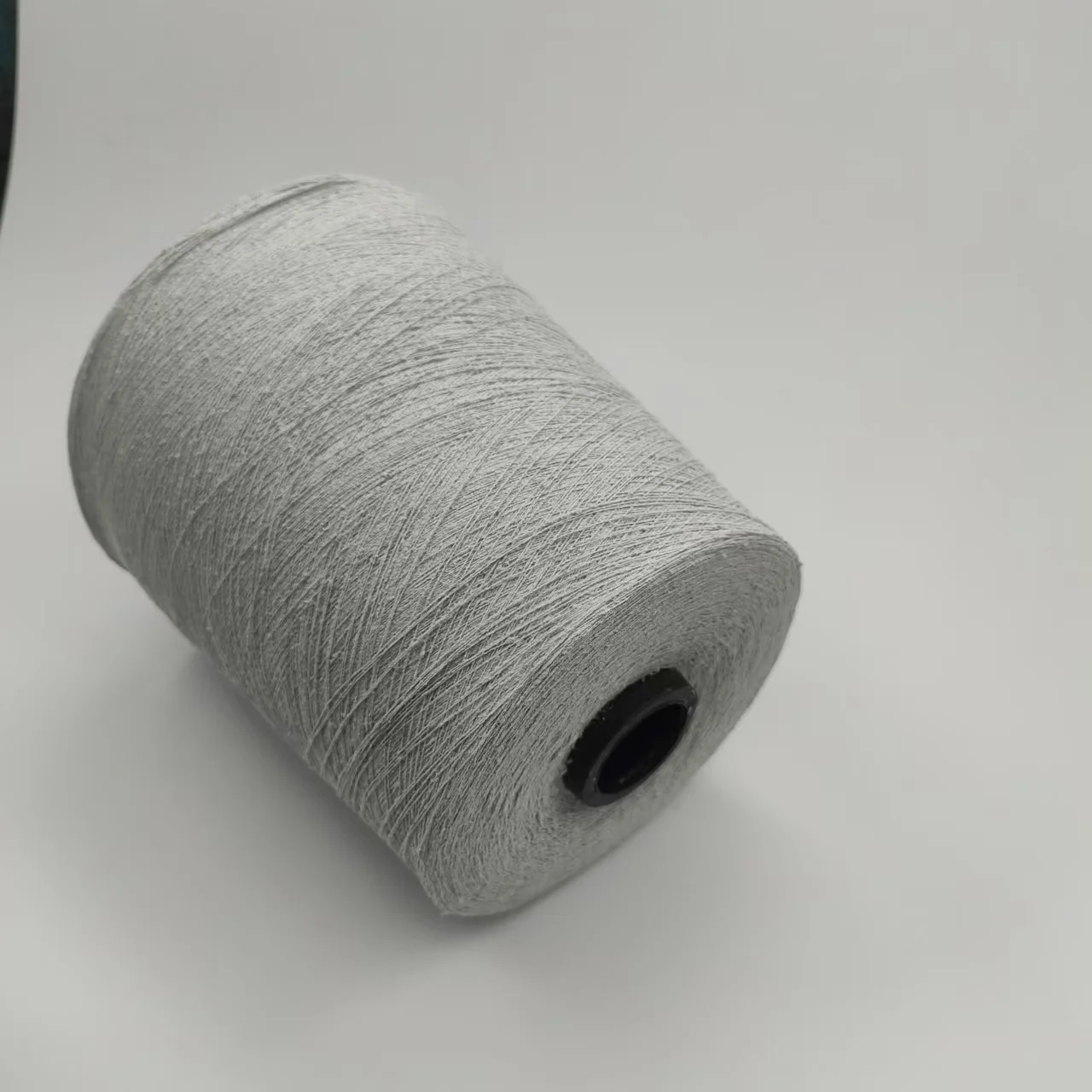 Good air permeability 20S Raw color Cowhide yarn