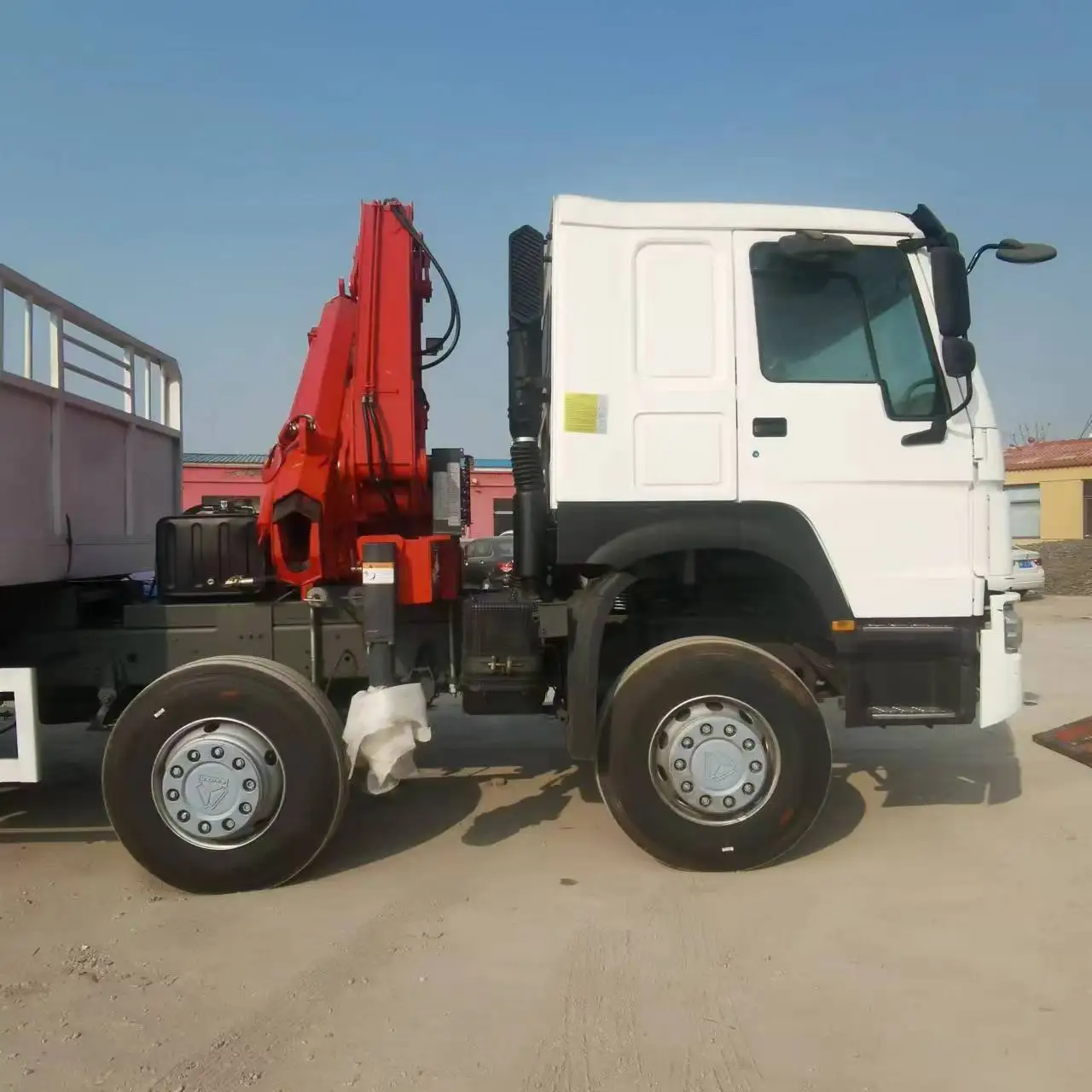 Used Howo Hydraulic Folding Boom Crane Mounted Dump Truck 12 wheel Dump Truck With Crane