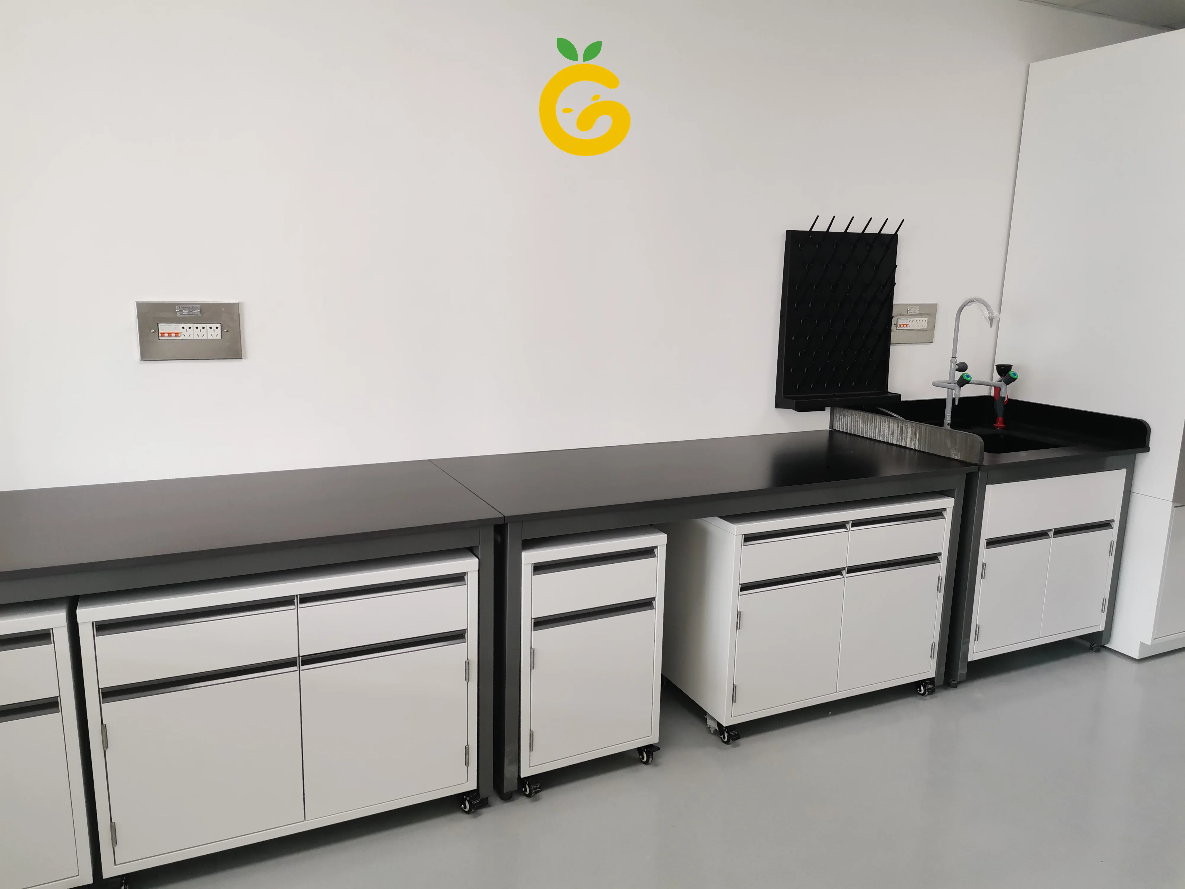 Chemical Resistant Lab Countertops / Phenolic Resin Table Top for Laboratory Furniture School Hexagon Table