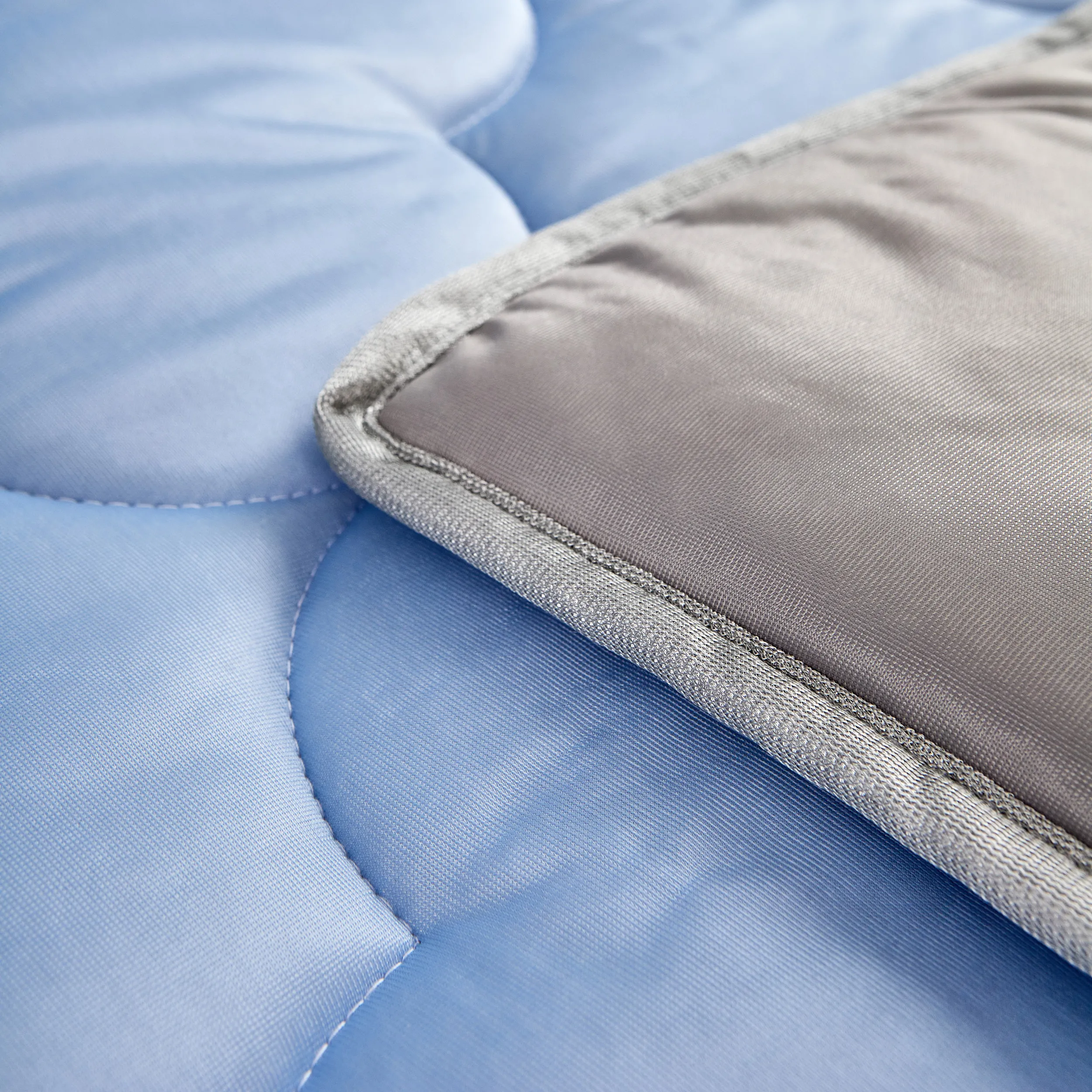 OEM King Size Winter Quilt Color and Pattern Quilted Cotton and Polyester Filled Blanket for Home Use Warm and for Summer