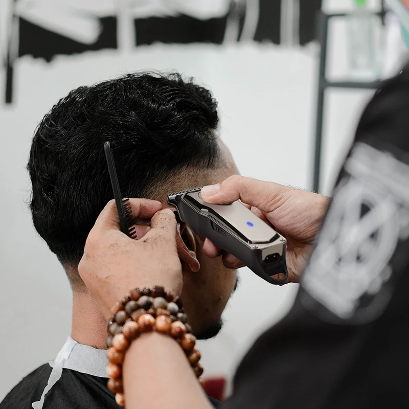 2021 Electric Rechargeable Cordless Hair Trimmer Professional Hair Clipper