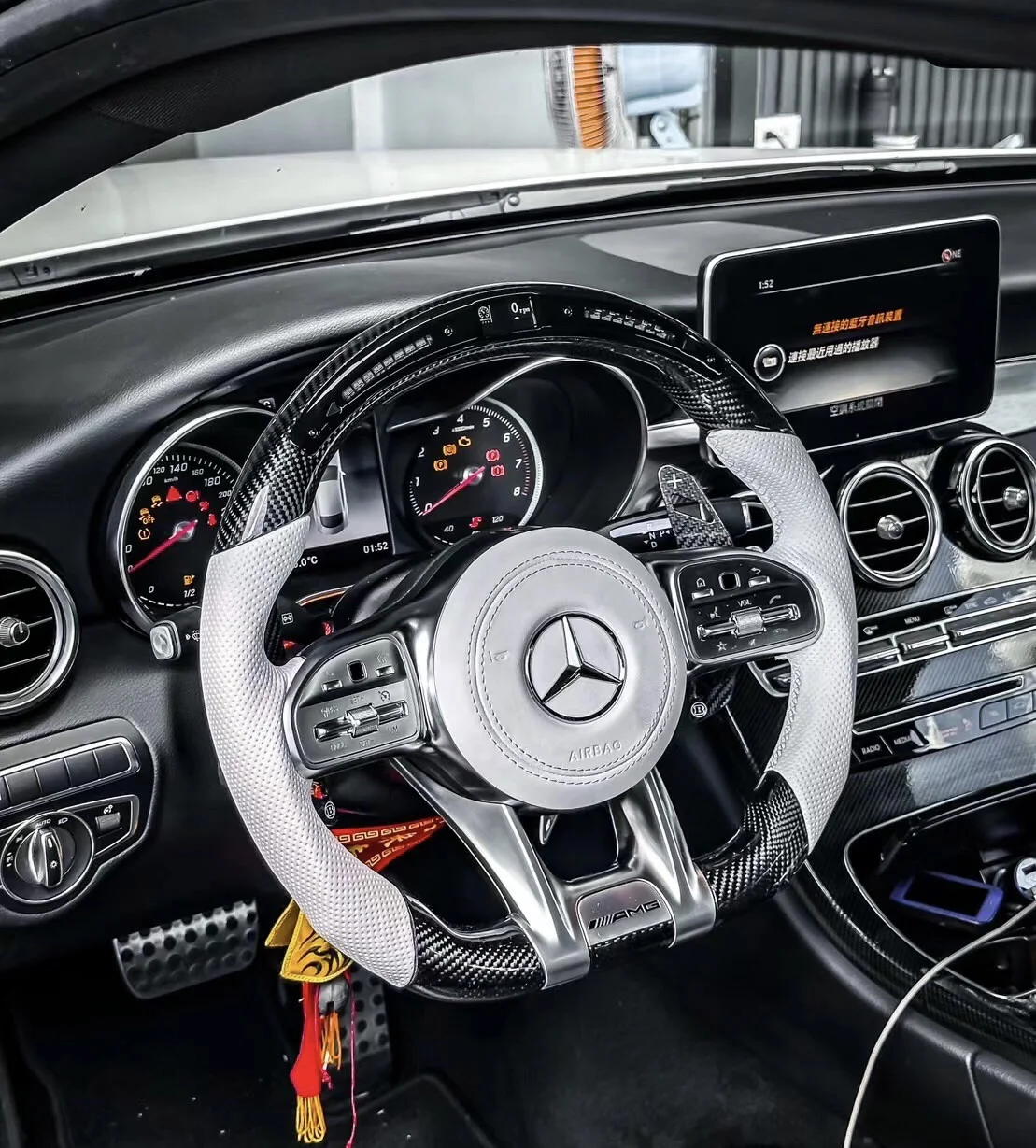 W204 Carbon Fiber Steering Wheel For Mercedes Benz AMG W204 W205 W211 W203 W212 W176 W213 Cla W210 W124 W177 W221 A C E S Class
