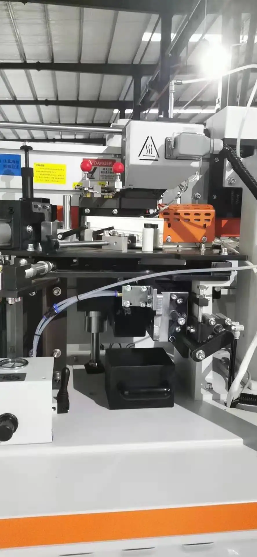 
T-600GYP PUR Edge Banding Machine With Dual Function For PUR And EVA 