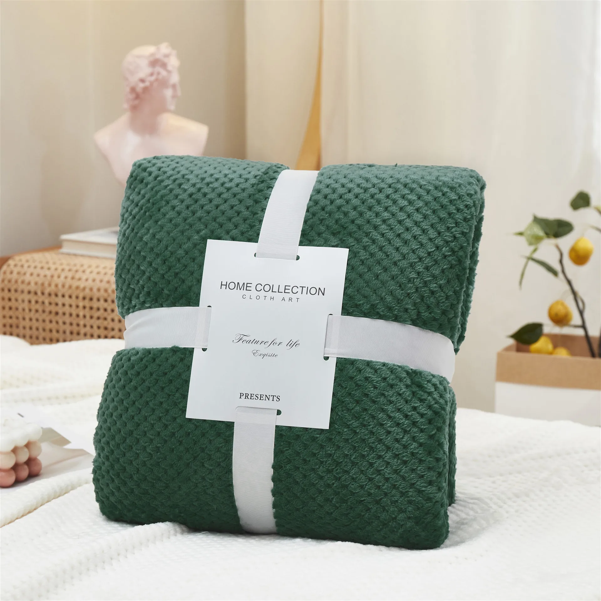 Manufacturers Wholesale Custom 100% Polyester Flannel Blankets China Home Tetile Super Soft Waffle throw Solid Blanket