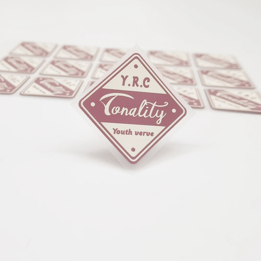 Пользовательские 3d приподнятые резиновые силиконовые текстильные наклейки, Термотрансферная этикетка для логотипов одежды