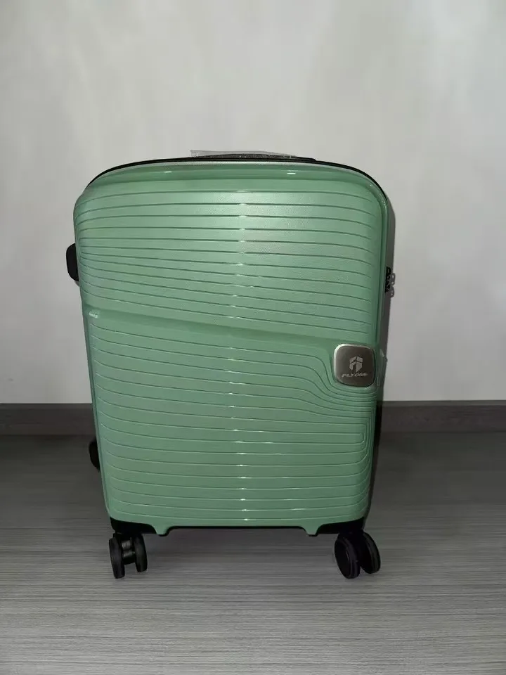 Factory price travel style luggage bag set carry on suitcase