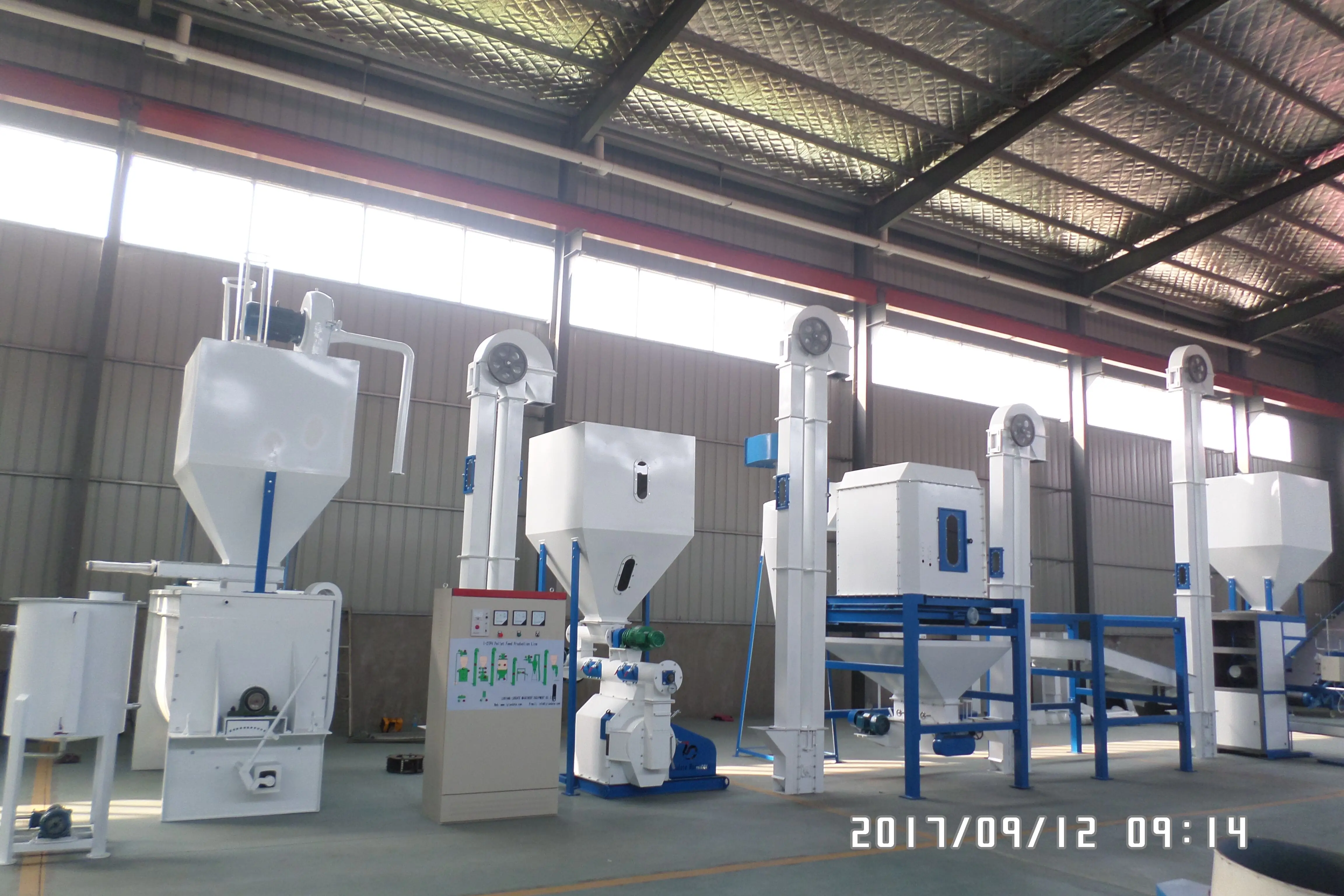 1-2t/h factory price cattle feed pellet production line/animal feed processing machine/livestock feed pellet plant for sale