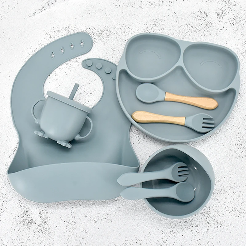 New Arrivals Kitchen Baby Accessories Set 8pcs Dinner Plate Bowl And Spoon BPA Free Silicone Weaning Baby Feeding Set