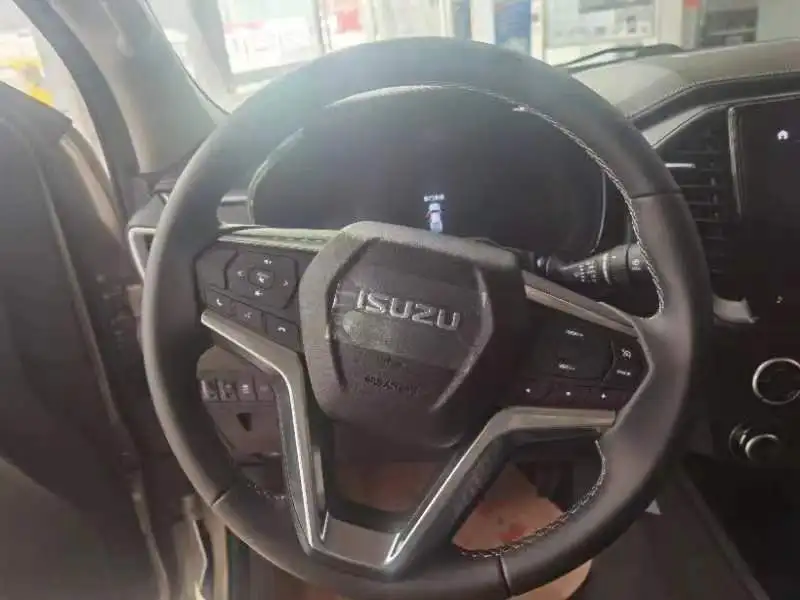 4*2 4*4 ISUZU brand T30 model pickup truck high quality famous brand