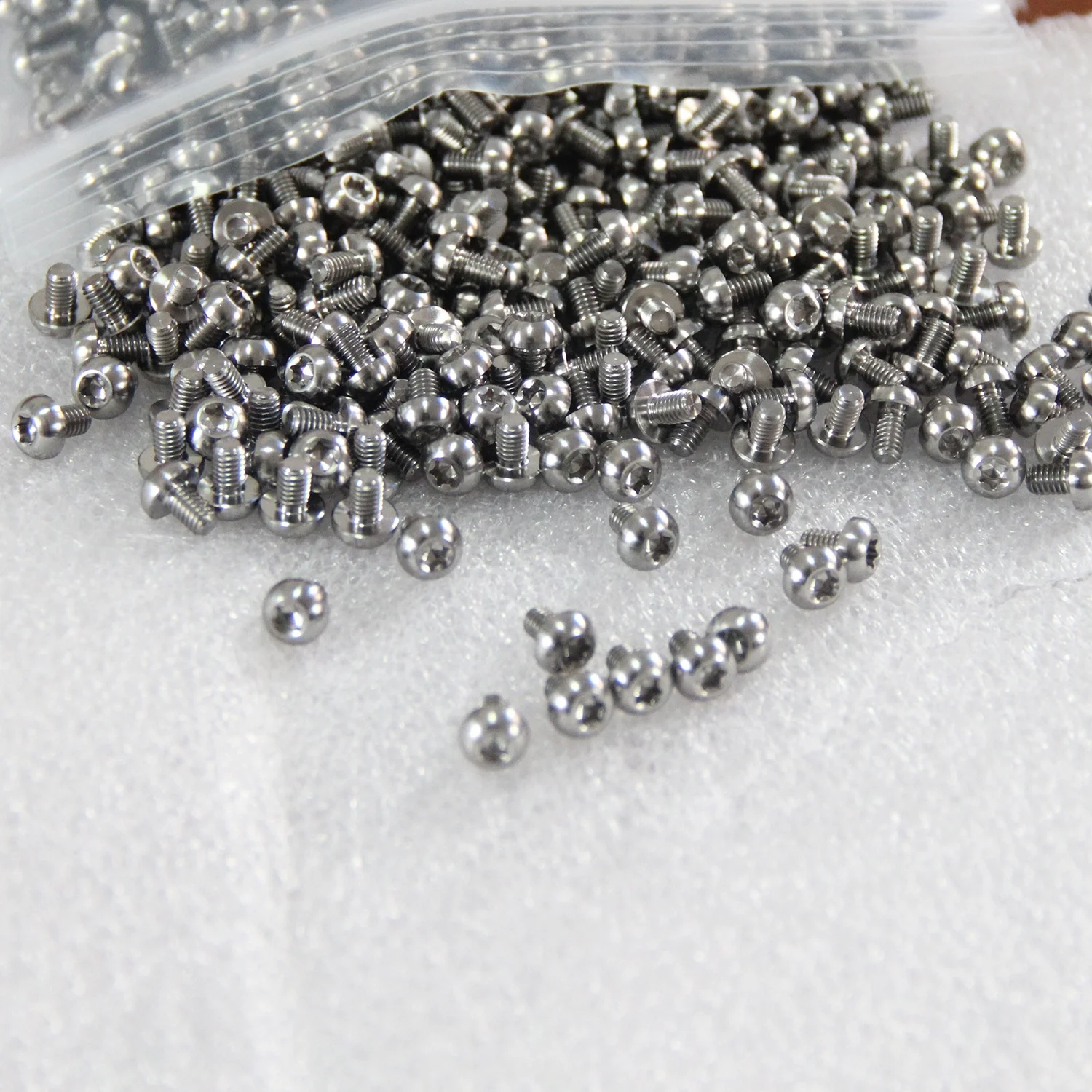 M1.6 M2 M2.5 M3 Titanium Gr2 Gr5 TA2 TC4 BT16 TC16 VT16 Anodized Hexagon Slotted Torx Cross Recess Hexagon Pan Head Bolt