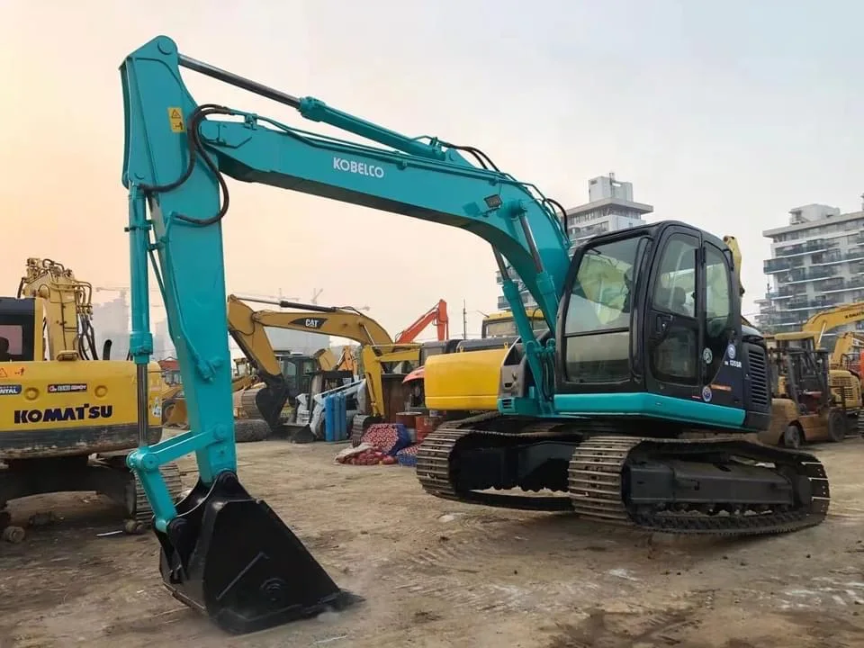 Экскаватор KOBELCO SK135i б/у сертифицированный CE EMC высокое качество малая наработка оснащен гидравлическим насосом Shimadzu