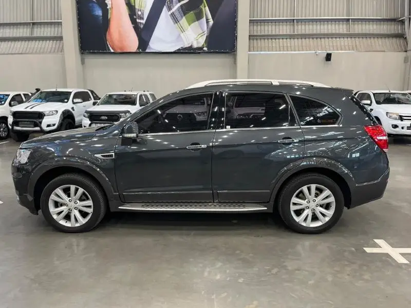 Купить здесь Chevrolet Captiva Premier 7-местный 1 5 P по адресу MY2022 белый готов к экспорту всему миру