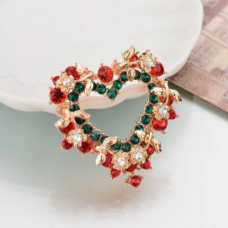 Custom Cute Cartoon Santa Claus Christmas Tree Boots Wreath Heart Enamel Christmas Brooches