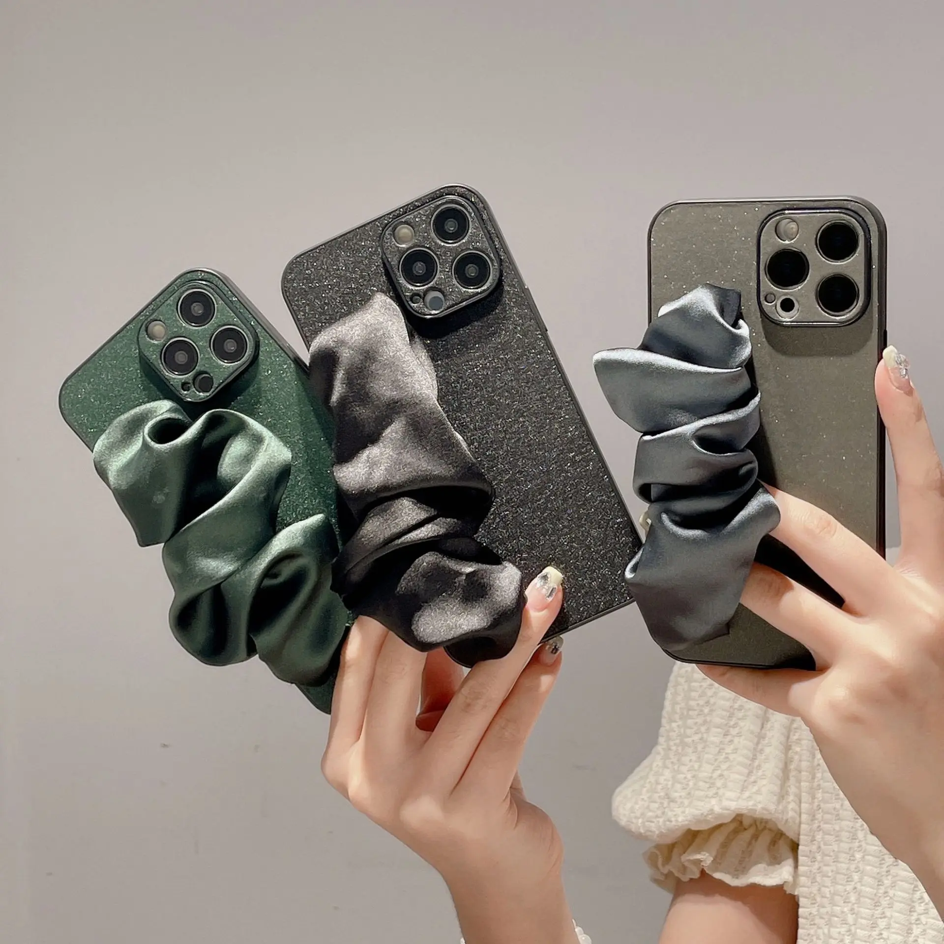 Fashion Design Wrist Strap Woman Phone Case for iphone Silk Fabrics with Holder Mobile Cover for iphone 14 13 Pro Max Xsam