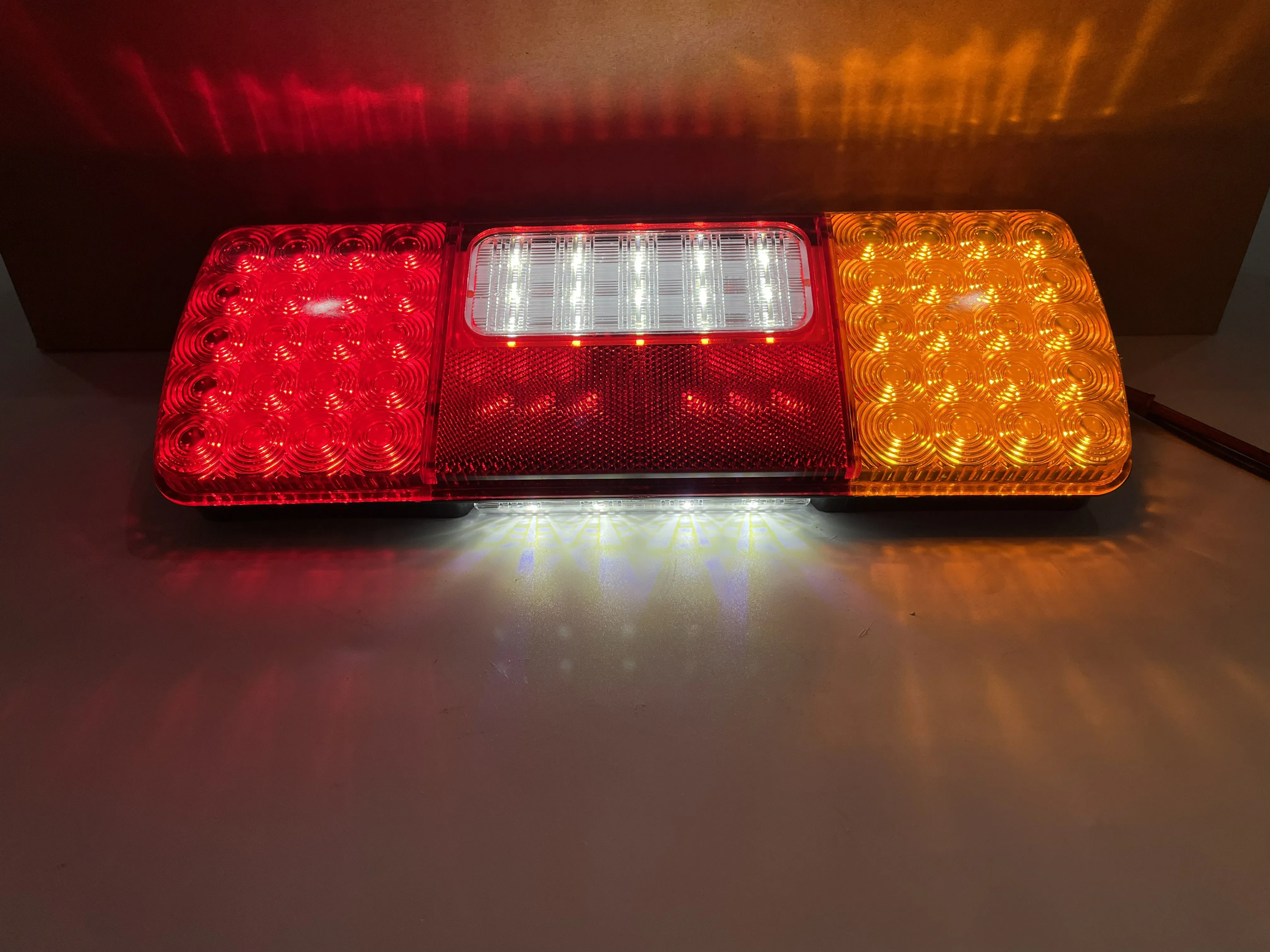 Rear Tail Light Tail Lamp auto lighting systems led light For Trailers Trucks TATA 1313