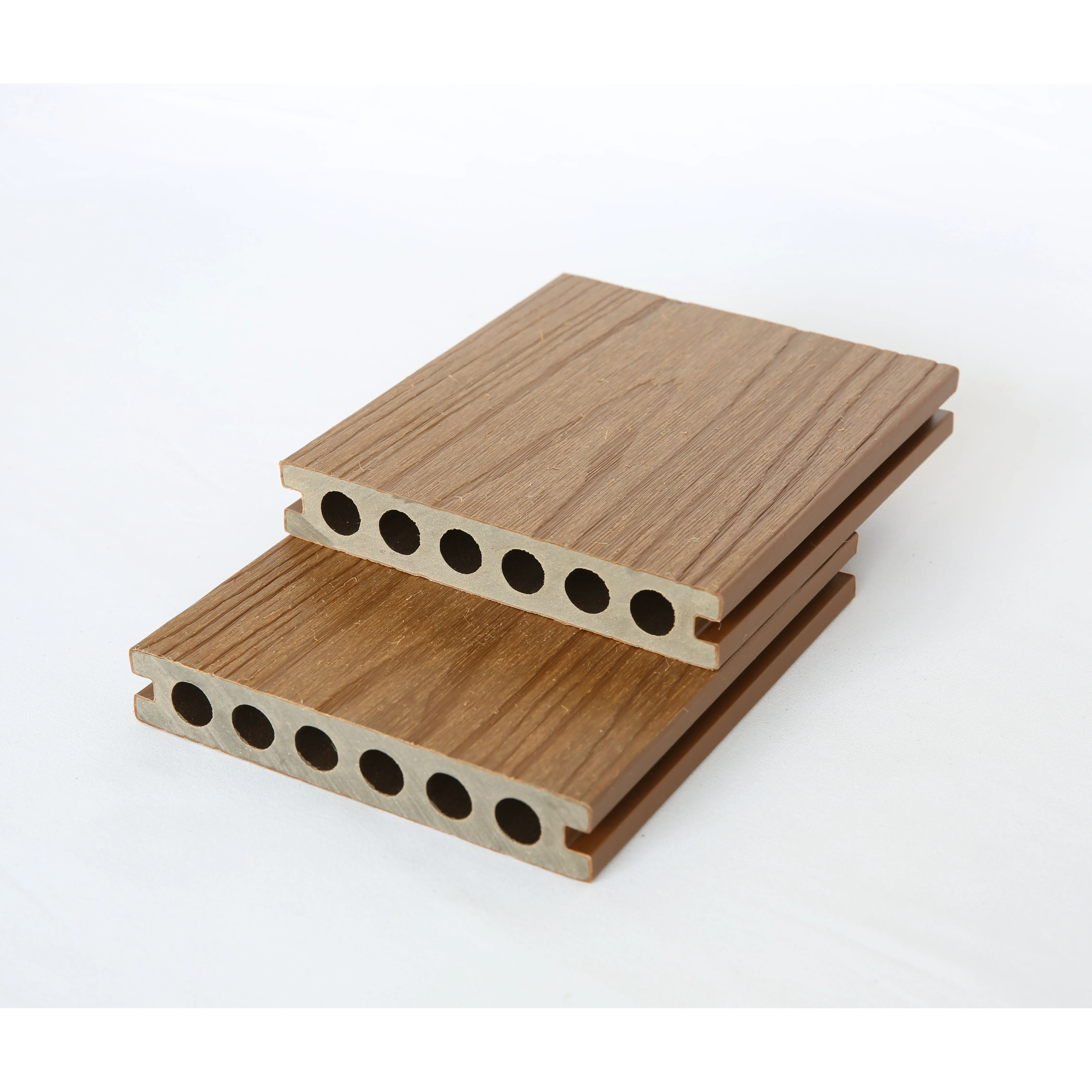 Anti fade co-extrusion wpc decking