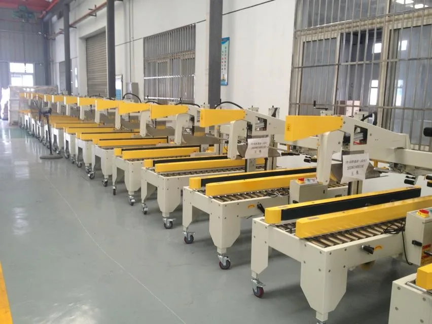 Fully automatic carton sealer capable of automatically identifying carton size sealing machine