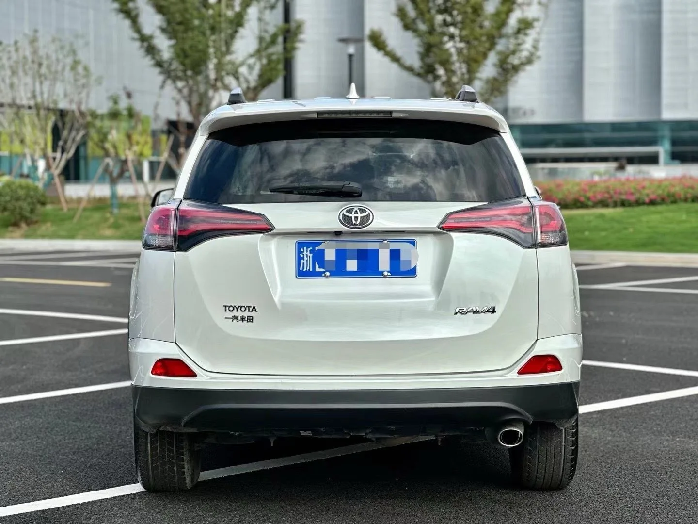 Оптовая цена достаточно используемые Toyota RAV4 все модели и типы доступные 2 0 л подержанные автомобили RAV 4 для продажи