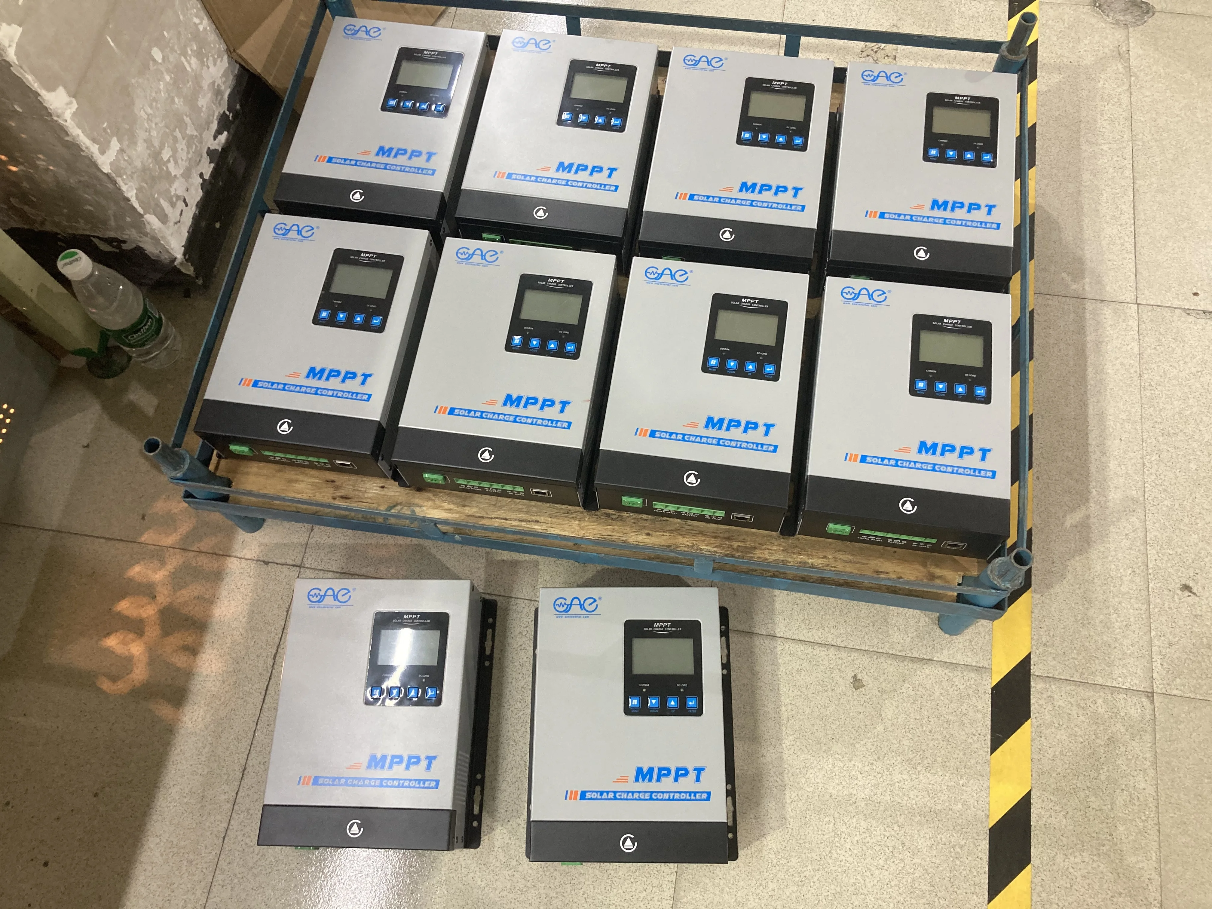20a -120a Solar power mppt hybrid wind and solar charge controller hybrid solar inverter for off grid solar inverter