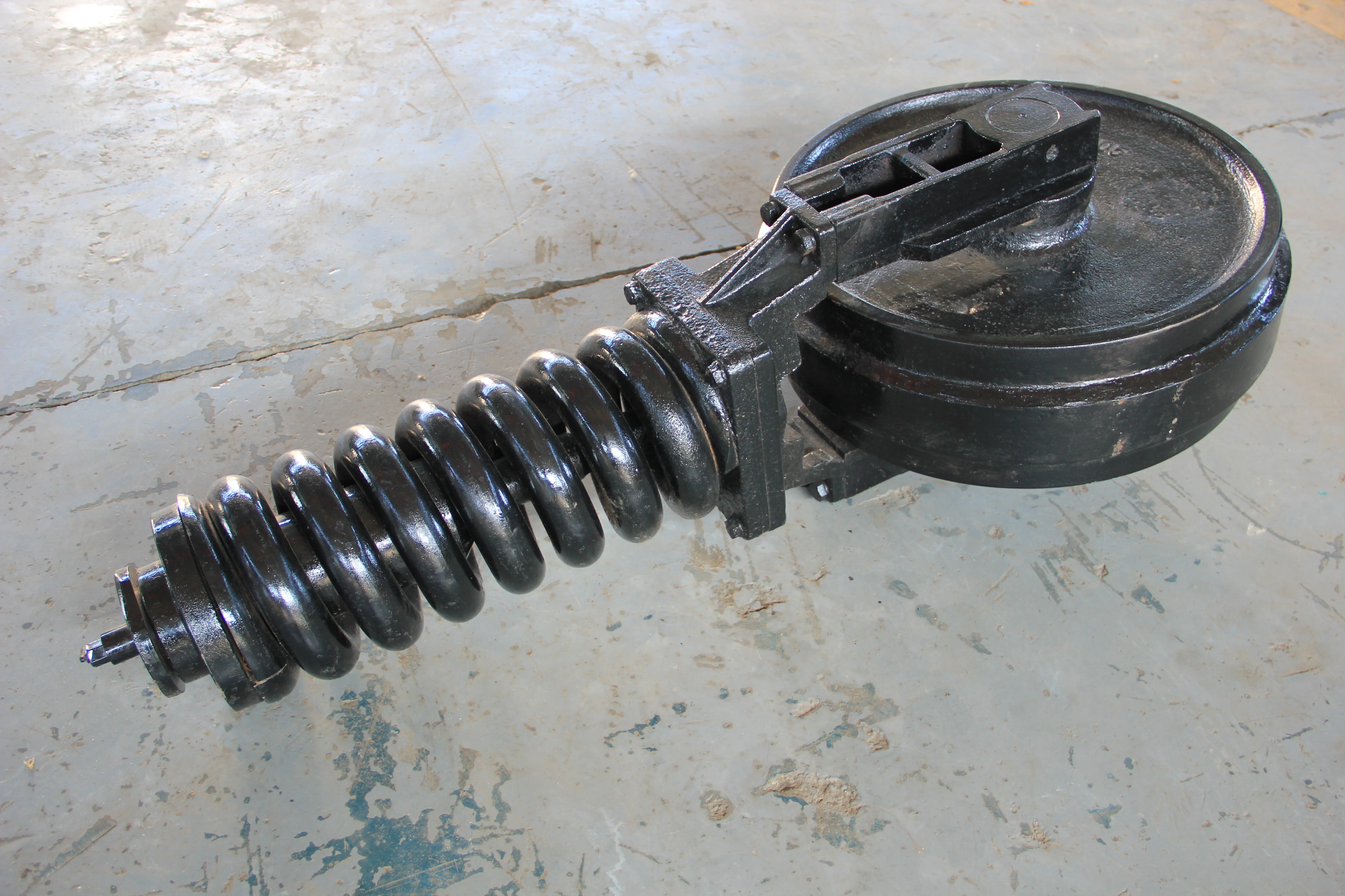 customized Track Tensioner Drilling Rig Parts 220/280/360 Track Guard Roller Protector Chain Guard Track Guard roller Protector