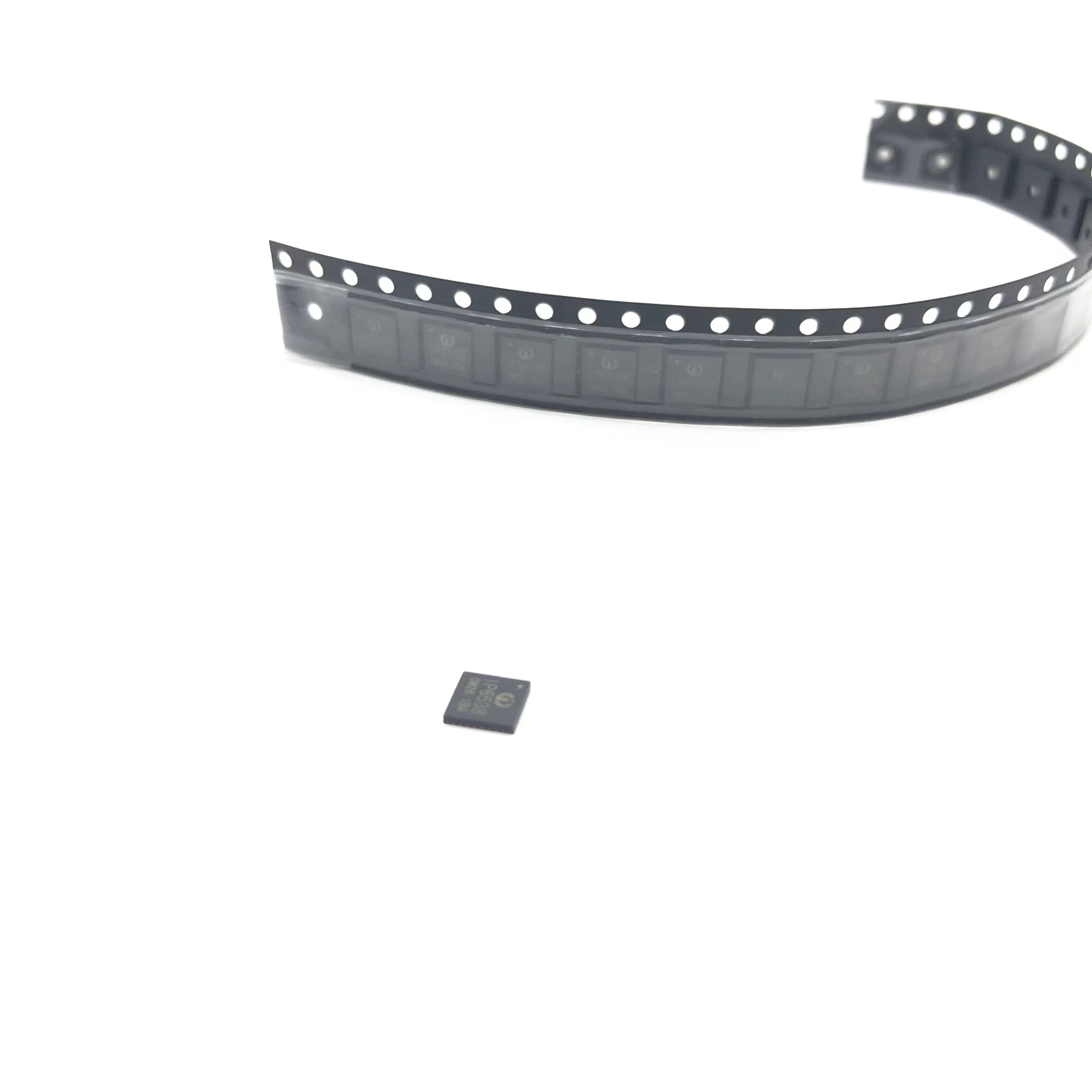 Integrated Dual Port C-type Car Charger IC Solution PD3.0 Car Step-down Package QFN32 IP6538