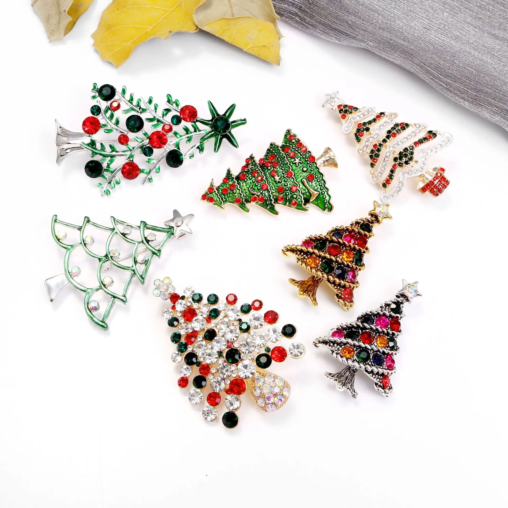 Christmas Brooch Pin Snowman Fashion Jewelry Gift Christmas Decoration Santa Brooch Pin