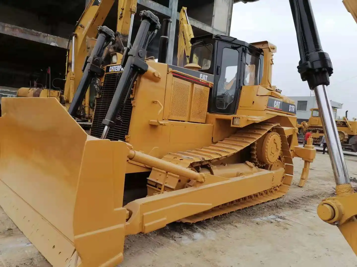 Б/у гусеничный бульдозер CAT D7R/оригинальный б/у бульдозер CAT D7R/гусеничный бульдозер D7G D7H для продажи