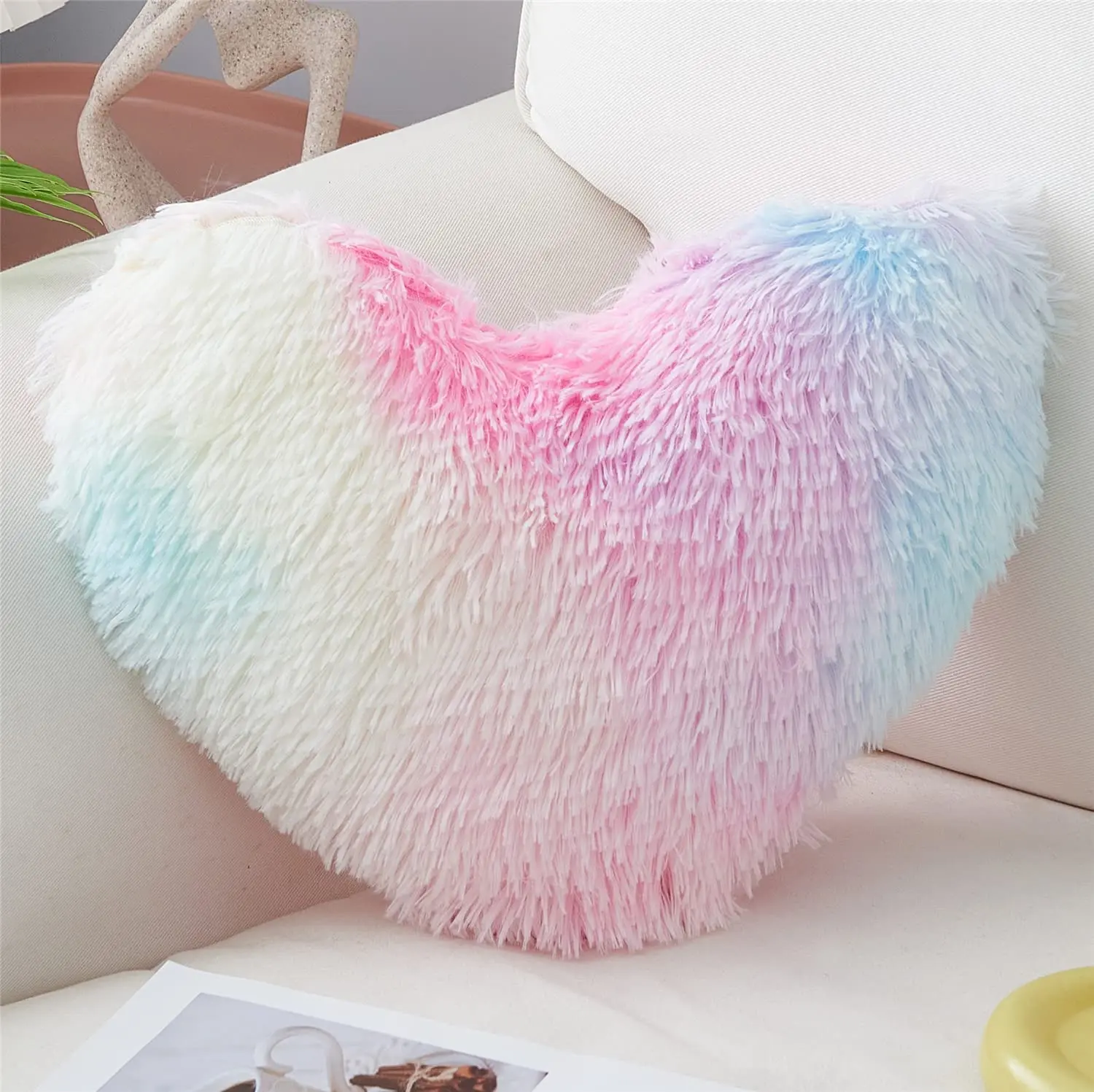 Manufacturers Wholesale-throw-pillows Plush PV Fleece Heart Shape Pillow Throw