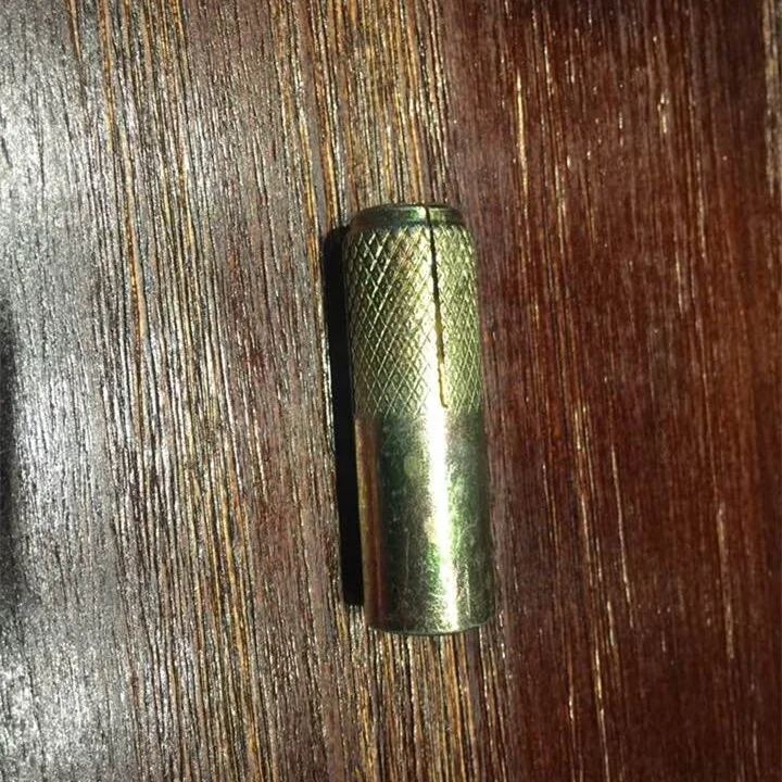 Высококачественные анкеры с цинковым покрытием произведенные в