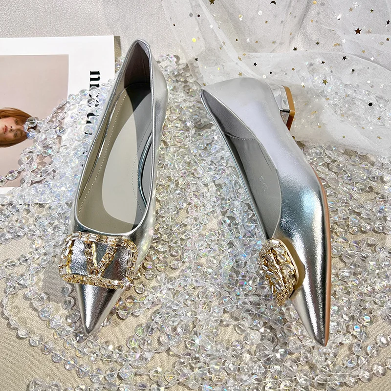 French temperament silver single female low heels 2024 new fashion rhindiamond-shallow mouth thick heel pointed flat shoes 3cm