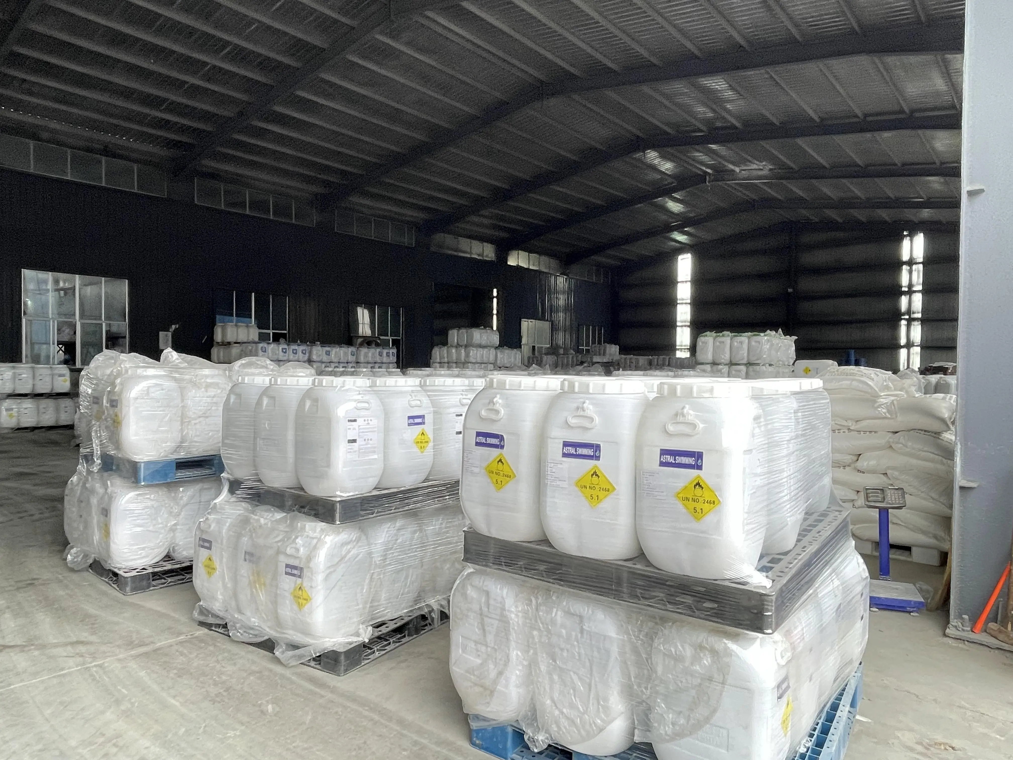 Factory Price China Manufacturer Tcca 90% Calcium Hypochlorite 65% 70% For Water Treatment Effervescent Tablet