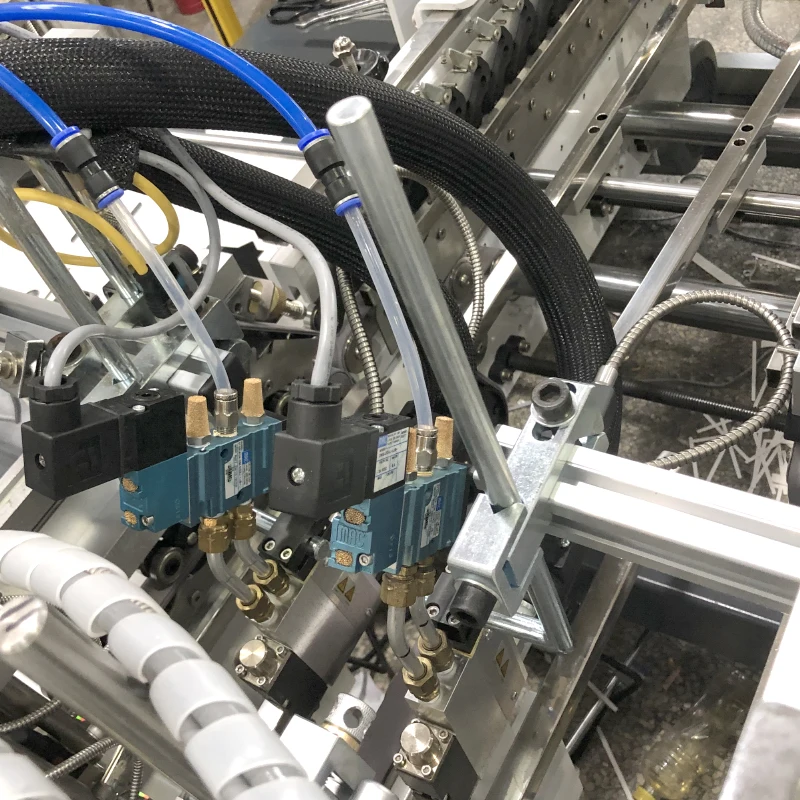 GS-1100 высокоскоростная автоматическая машина для склеивания папок 4 и 6 углов