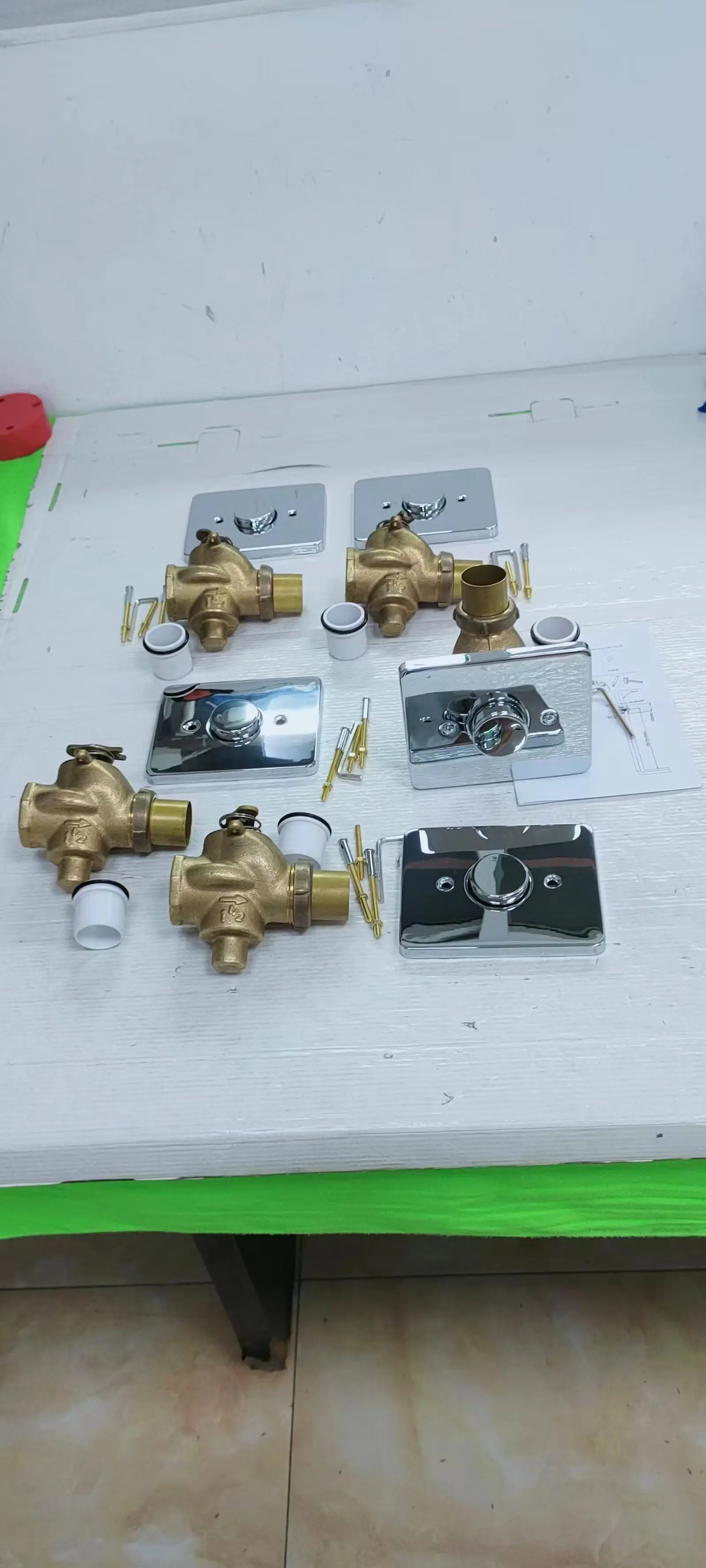 WD016B Wall-Mounted Chrome Plating Brass Flush Valve with Single round Button for Bathroom and Urinal Installation