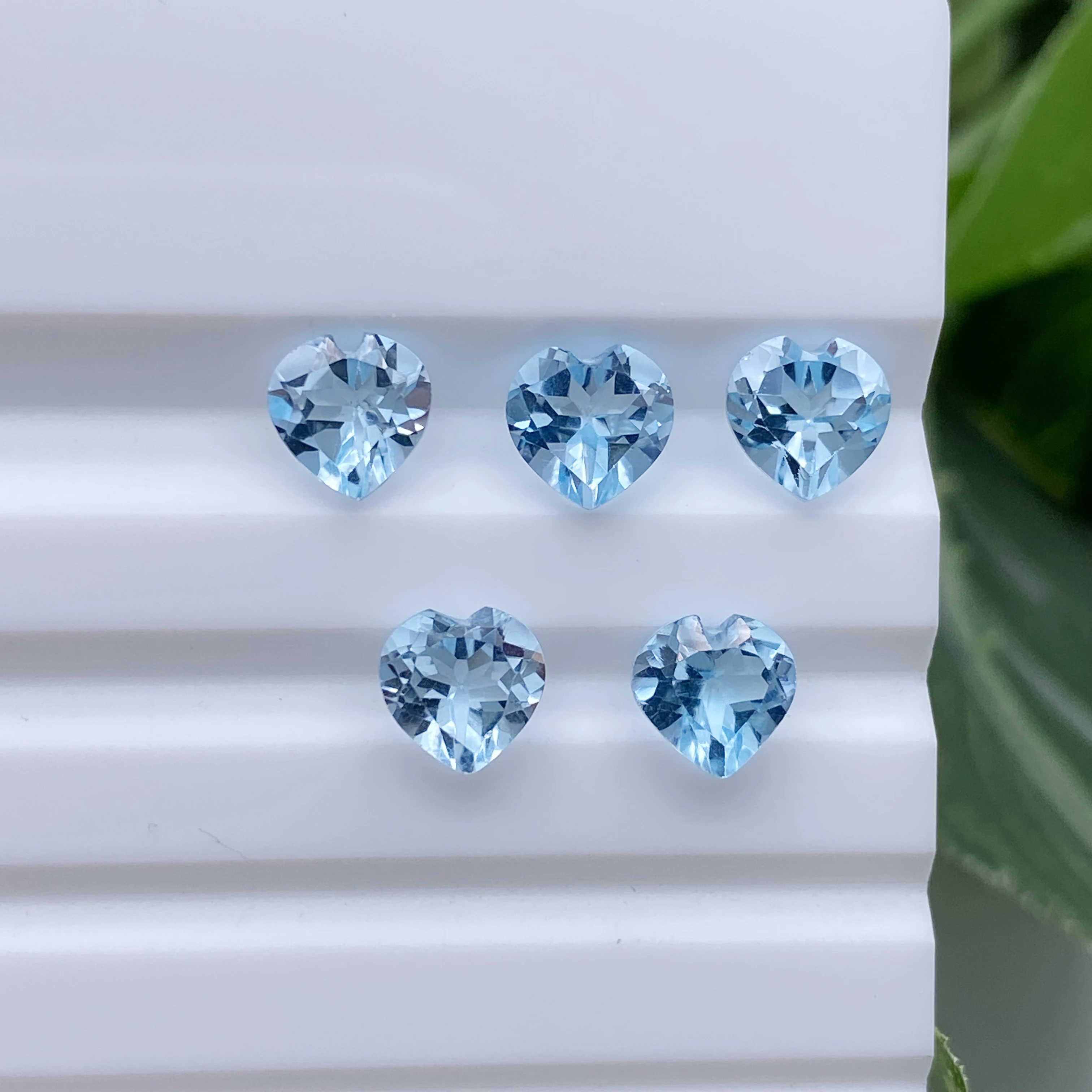 Heart Shape 4.0mm~10.0mm Natural Faceted Cut Loose Blue Topaz Gemstone stone supplier  Jewelry Making Natural Sky Blue Topaz