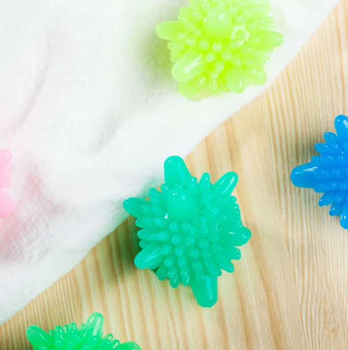Washing machine with reusable laundry scrub ball colored magic laundry ball
