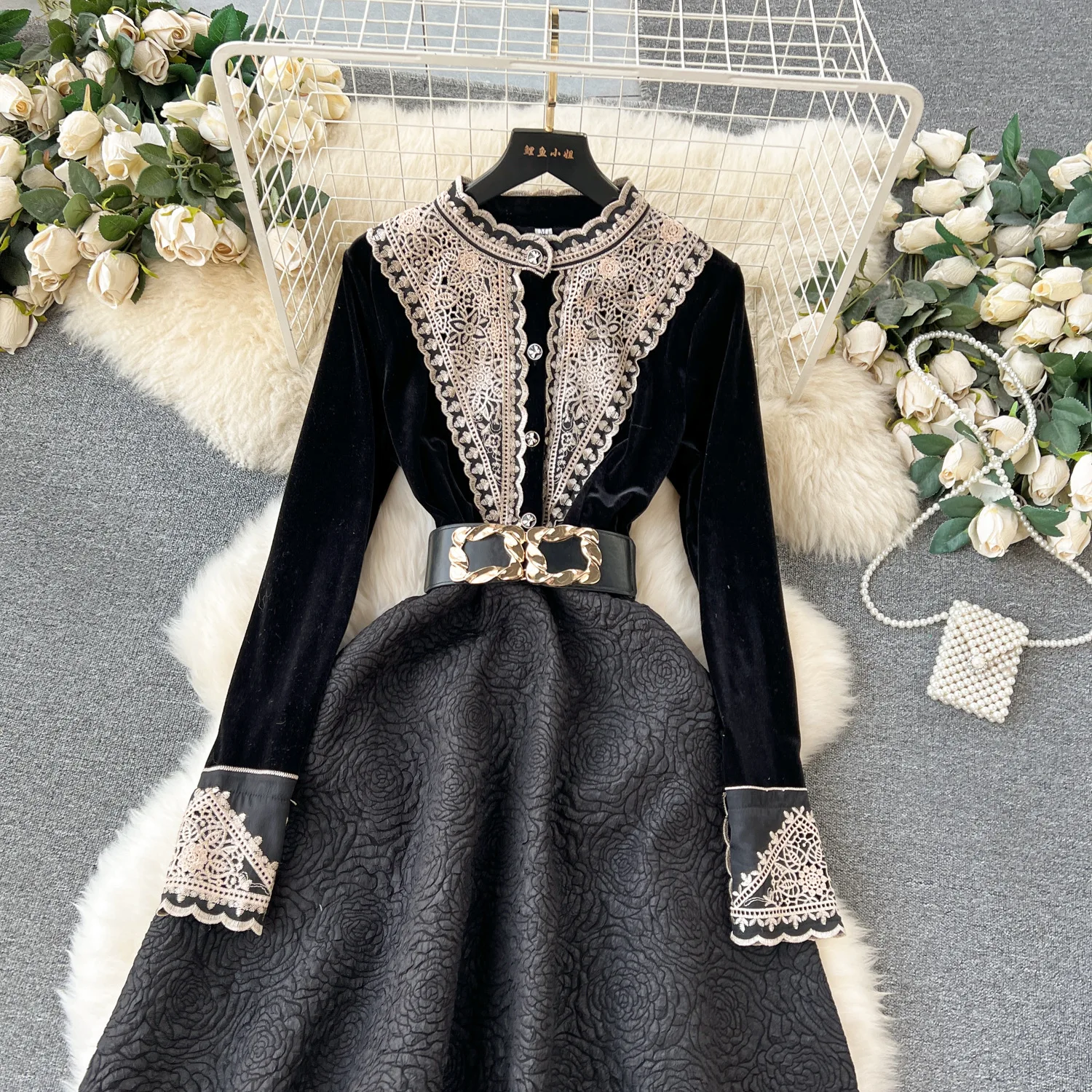 Vintage Court Style court dress Heavy Embroidery Velvet Long Sleeve Designer lace evening dress with Heavy duty process